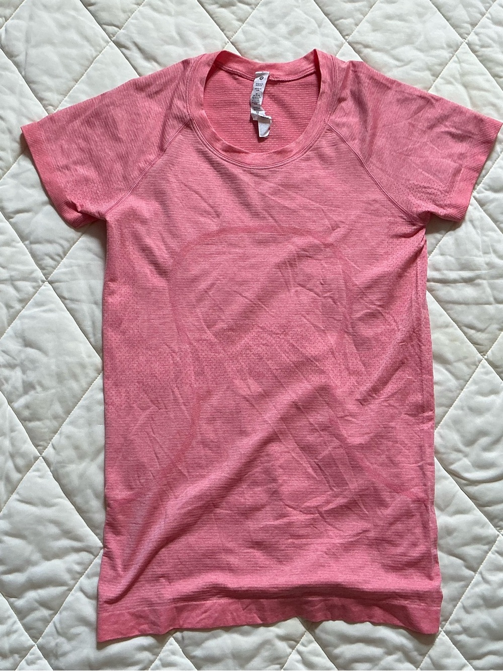 Lululemon Size 6 Sport Slim Fit Soft Pink Women’s  Tee